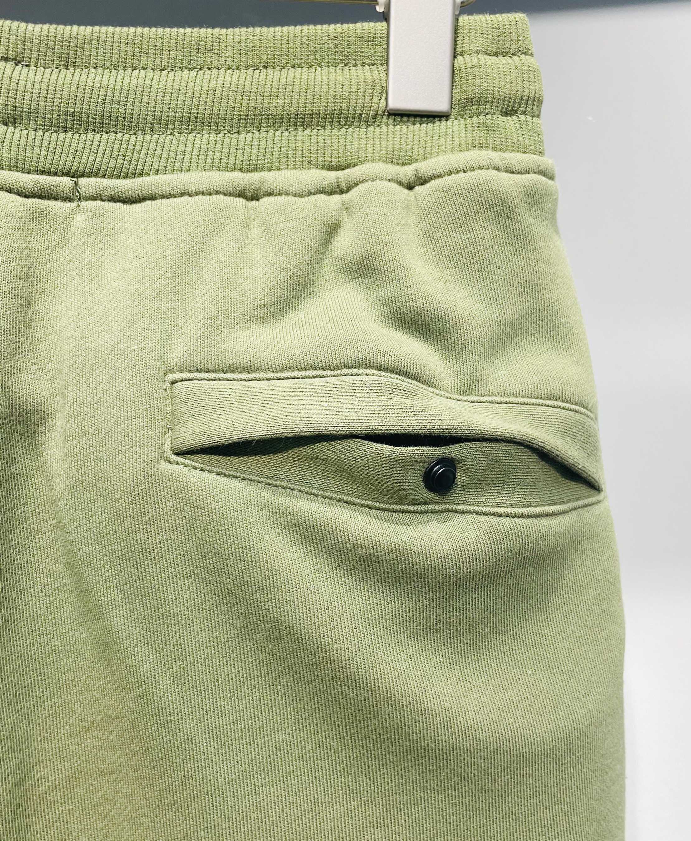 스톤아일랜드 남성 반바지 25SS 51332 Stone Island Shorts 상세 이미지 8