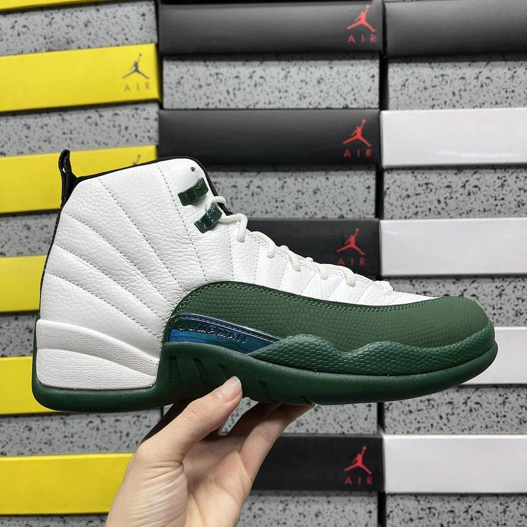 나이키 [GX] 조던 12 레트로 CT8013-103 201966 Nike Jordan 12 Retro Bucks 상세 이미지 4