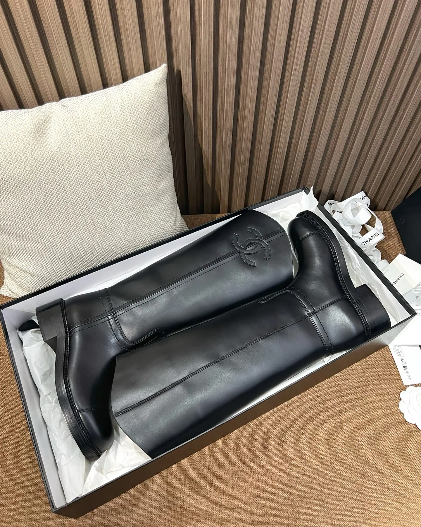 샤넬 부츠 가죽 더블 C 로고 187145