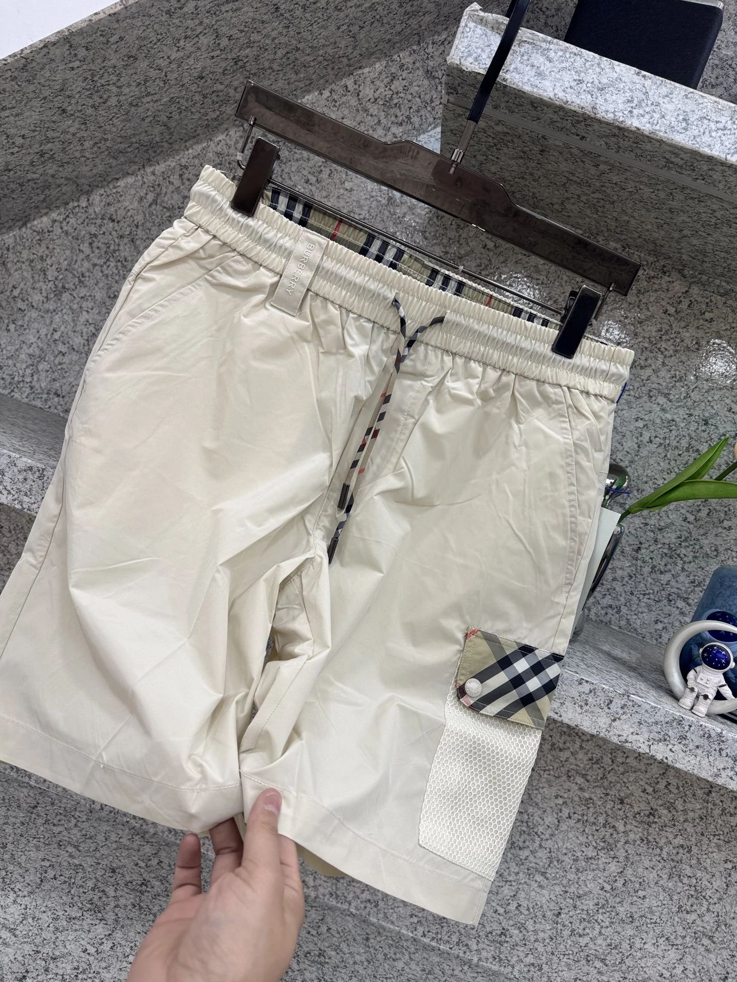 버버리 2026 SS 남성 릴렉스핏 반바지 2026SS 상세 이미지 5