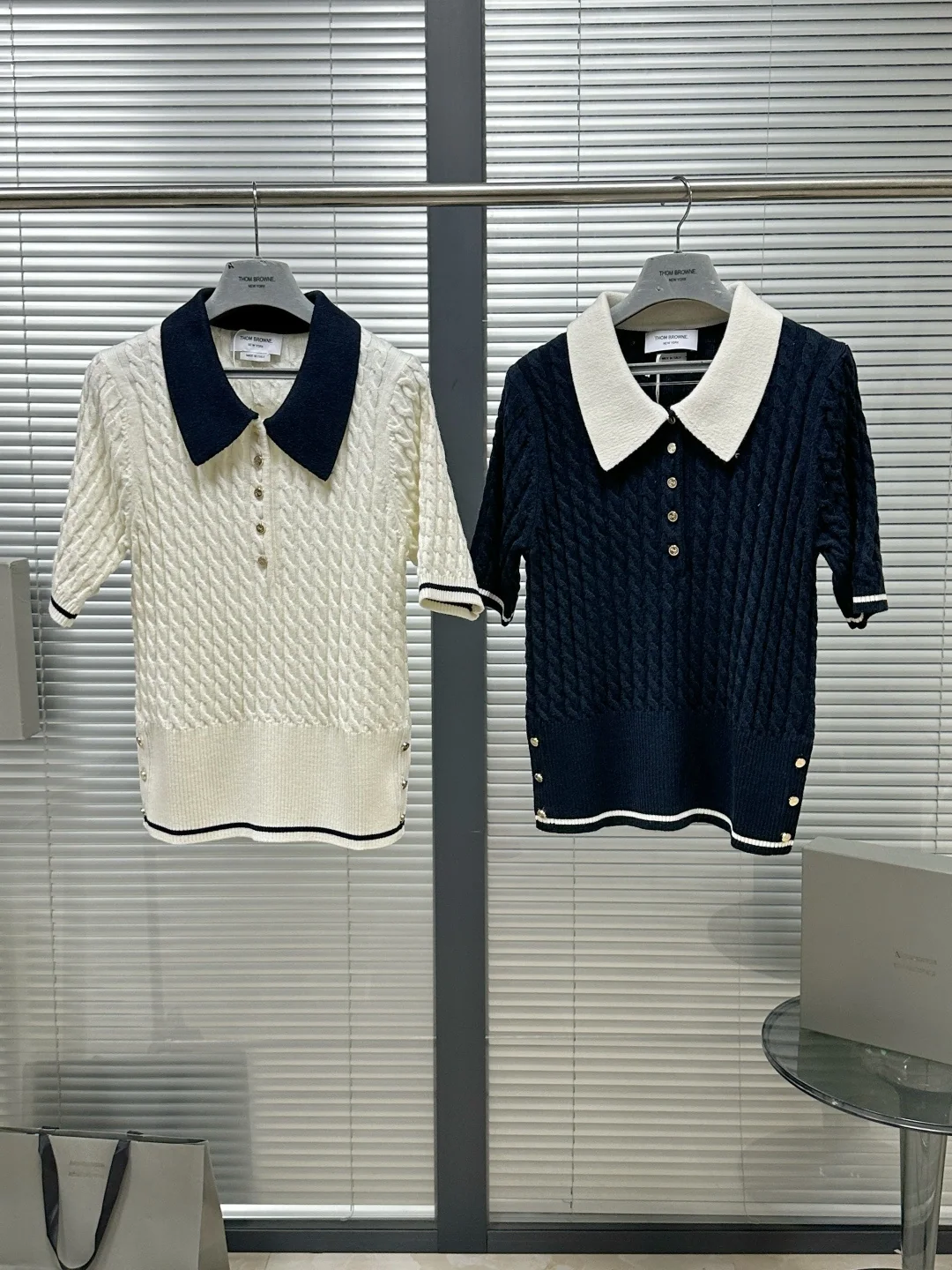 톰브라운 울 컬러블록 케이블니트 반팔 폴로셔츠 142869