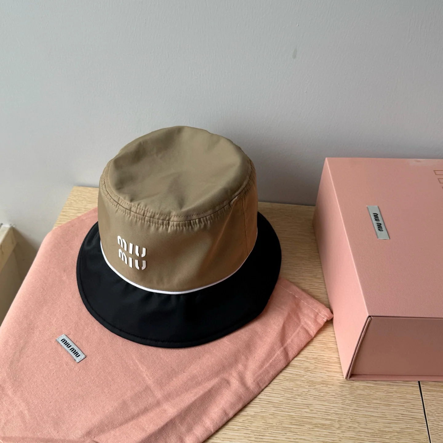 미우미우 모자 81297 Miu Miu Cap 상세 이미지 1