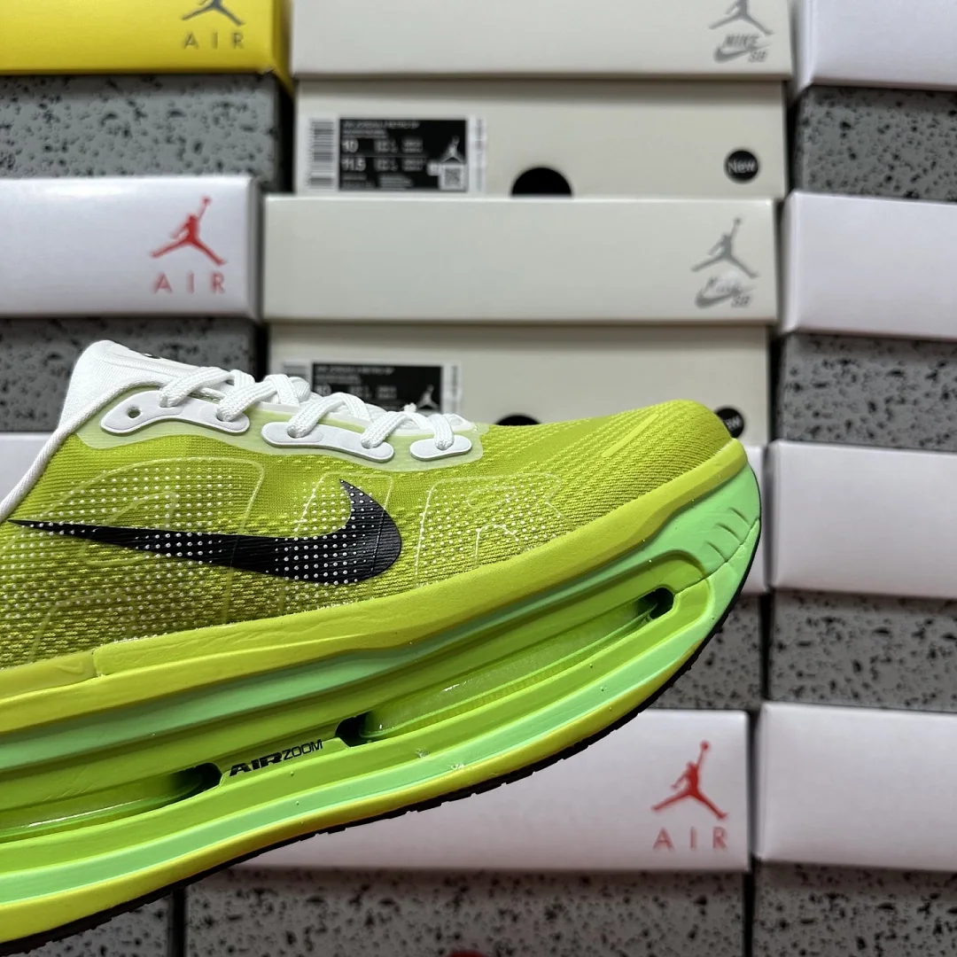 나이키 [5A] 보메로 프리미엄 옐로우 HQ2050-558 201624 Nike Vomero Premium 상세 이미지 8
