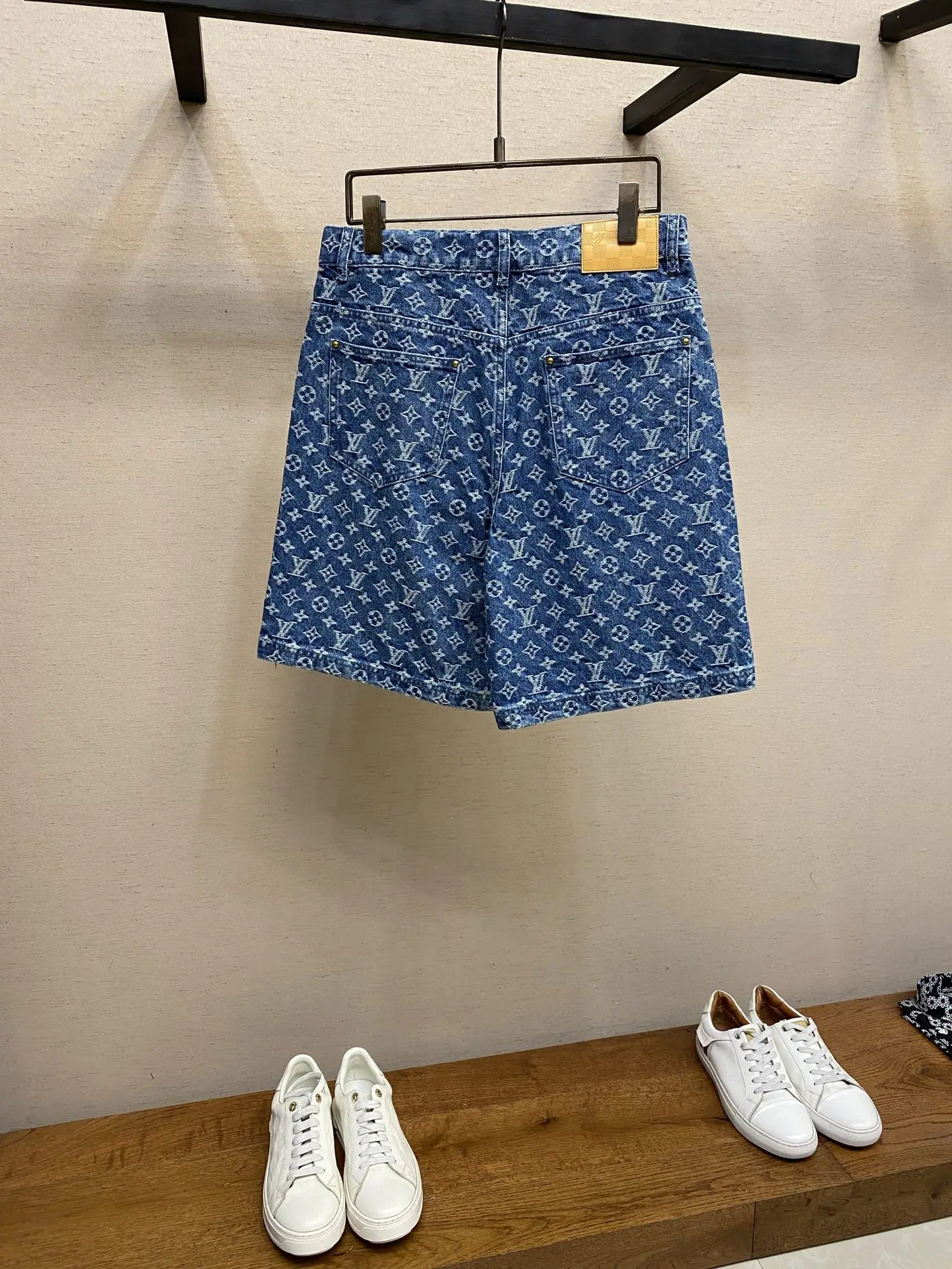 루이비통 모노그램 데님 반바지 상세 이미지 2