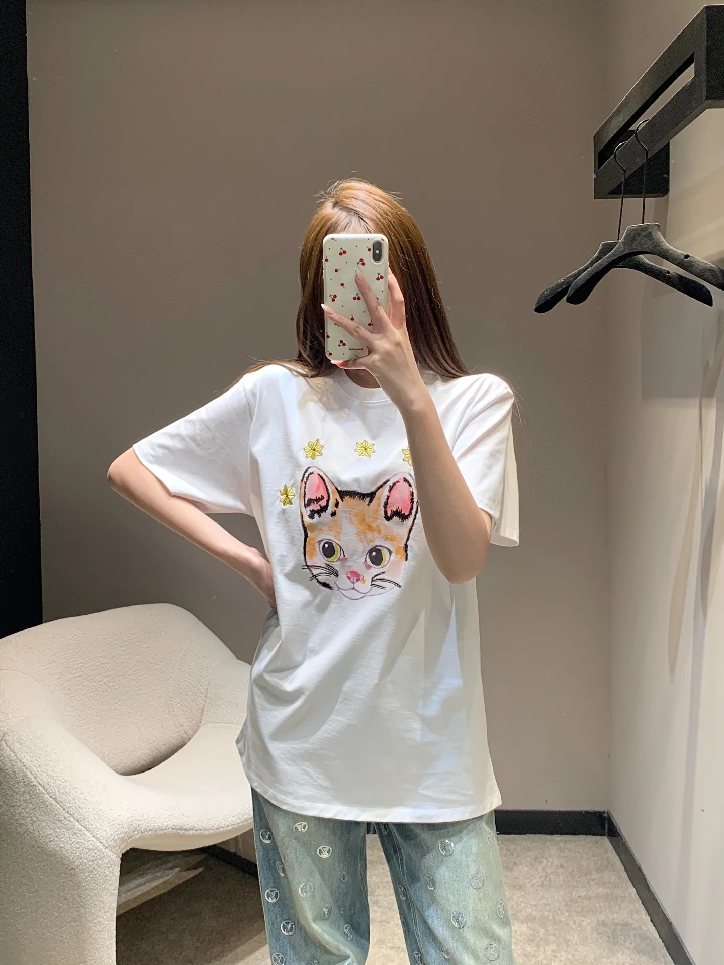 구찌 고양이 무늬 별 자수 여성 반팔 티셔츠 26 SS 상세 이미지 3