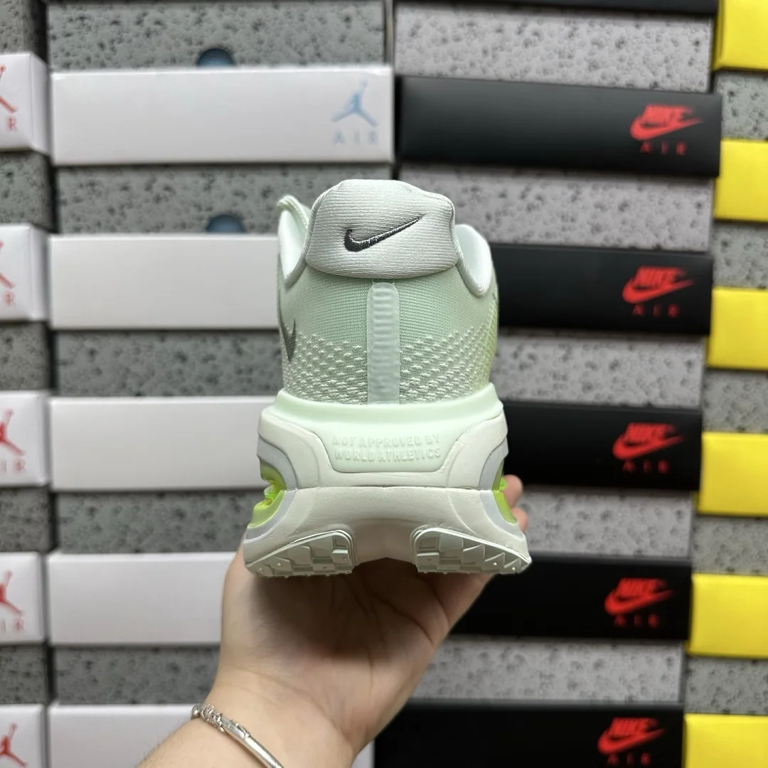 나이키 [M] 보메로 프리미엄 HQ2050-300 201657 Nike Vomero Premium Barely Volt 상세 이미지 6