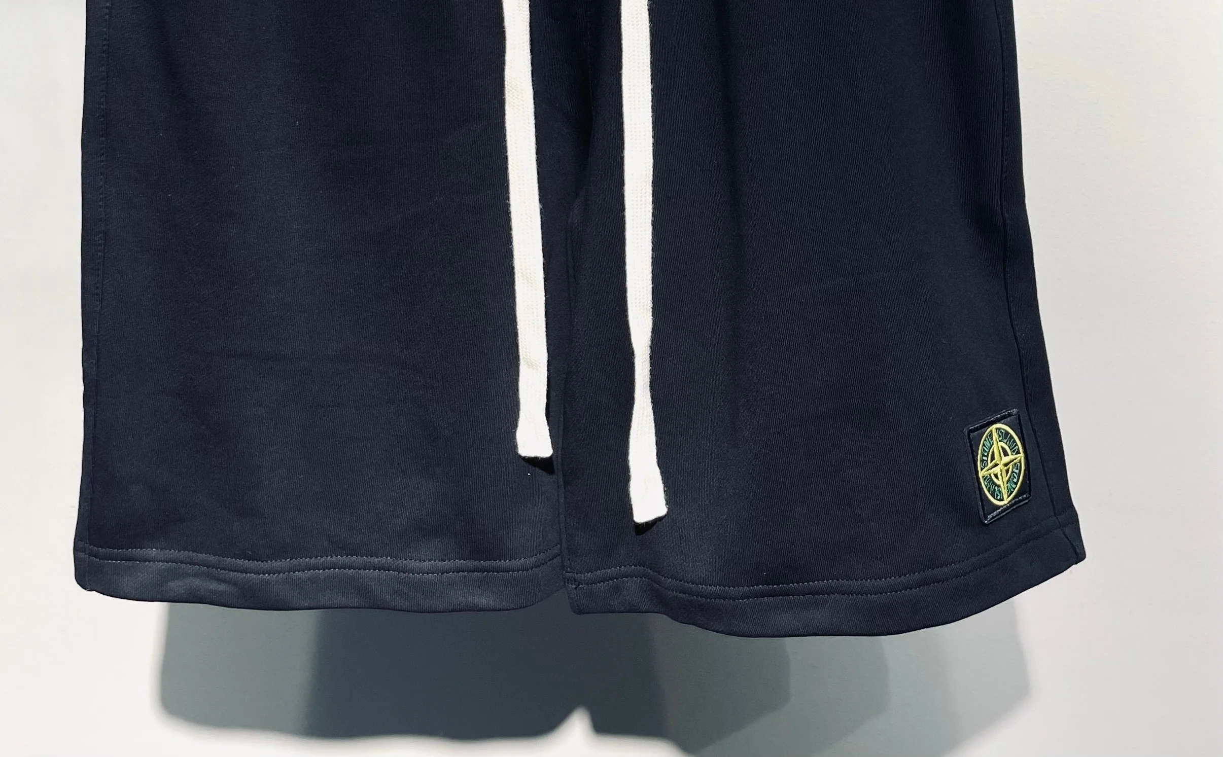 스톤아일랜드 남여공용 반바지 51374 Stone Island Shorts 상세 이미지 4