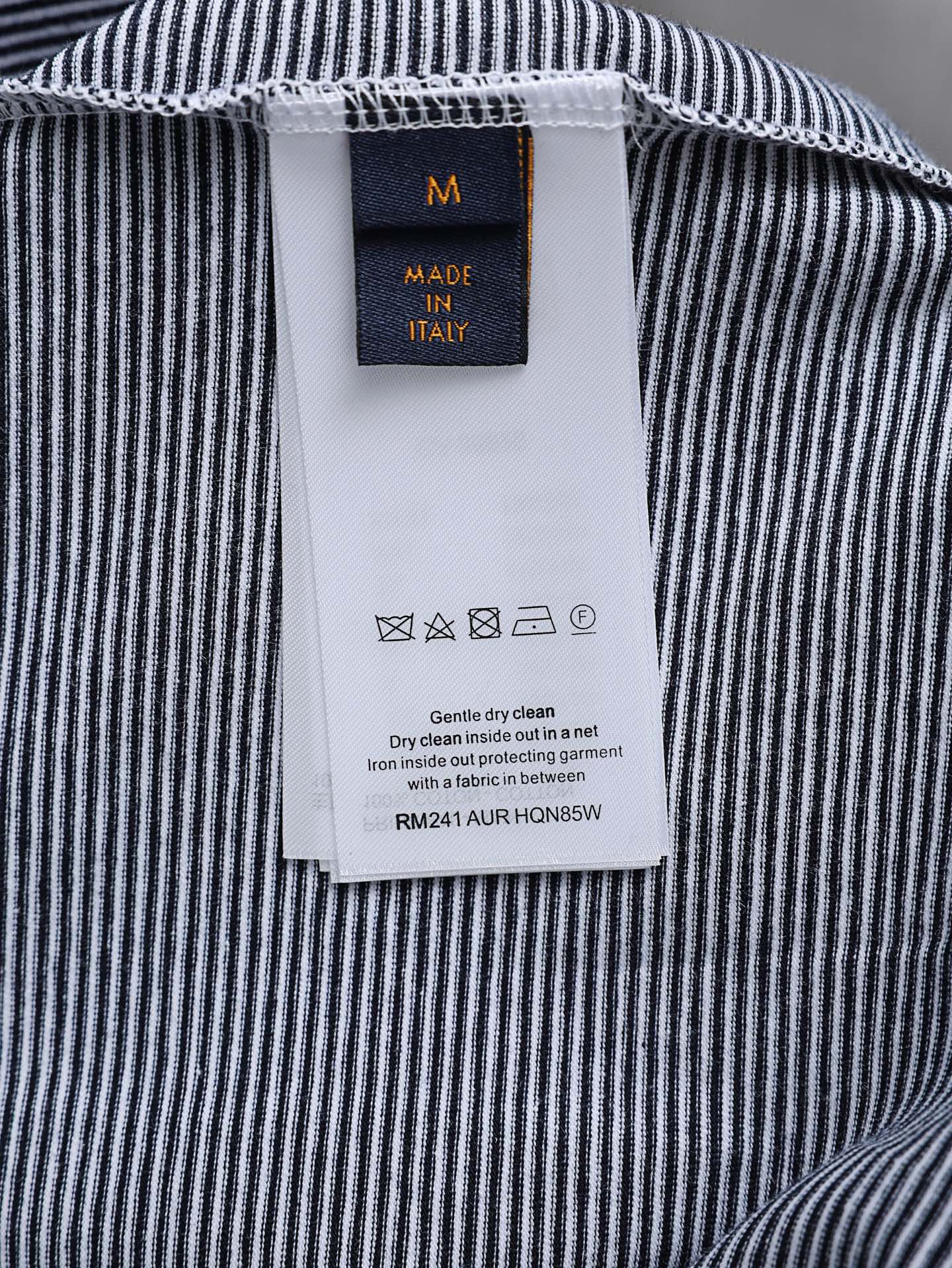 루이비통 로고 스트라이프 코튼 반팔티셔츠 상세 이미지 10