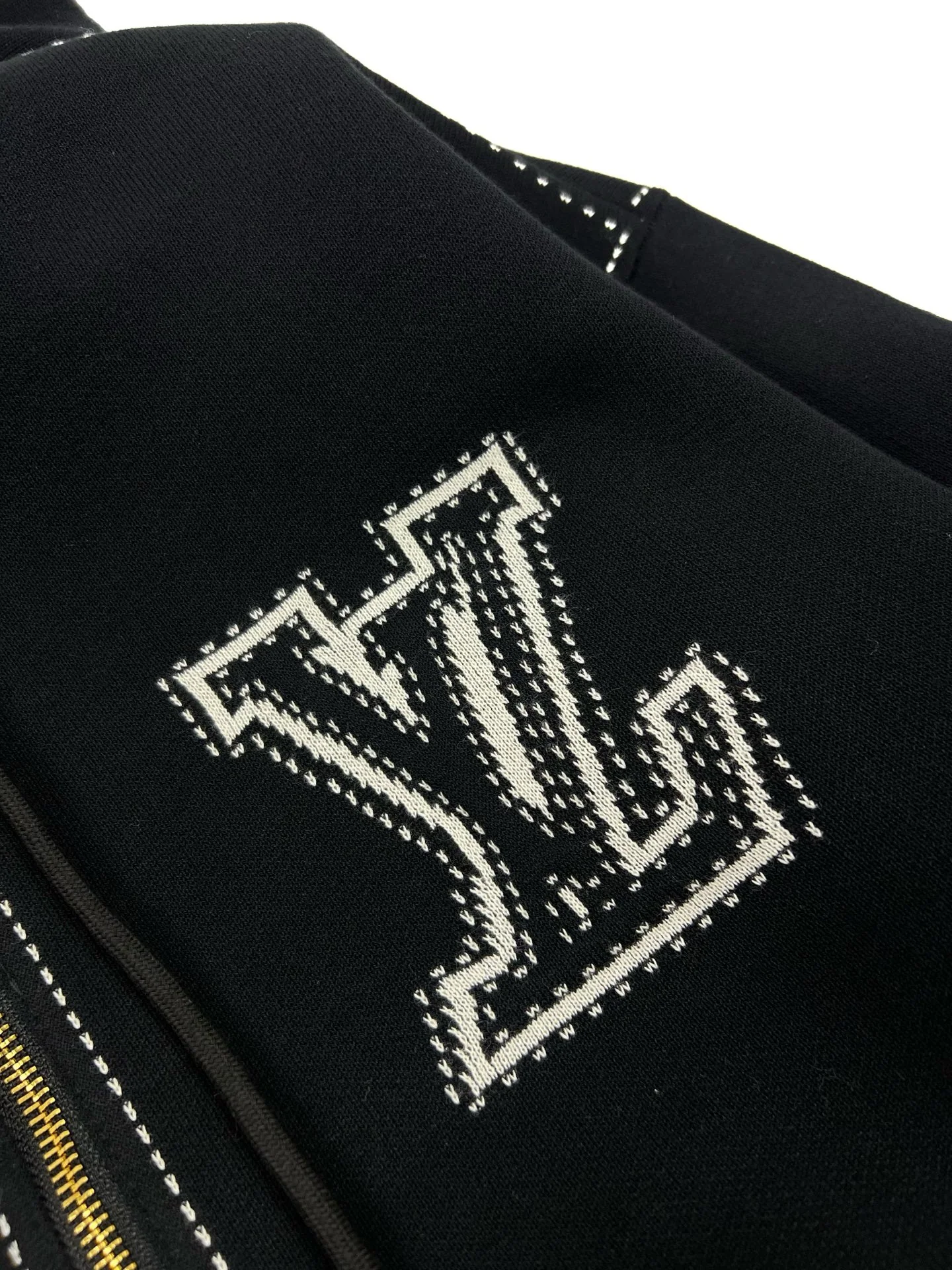 루이비통 LV 로고 자수 코튼 지퍼 후드 남성 자켓 상세 이미지 7