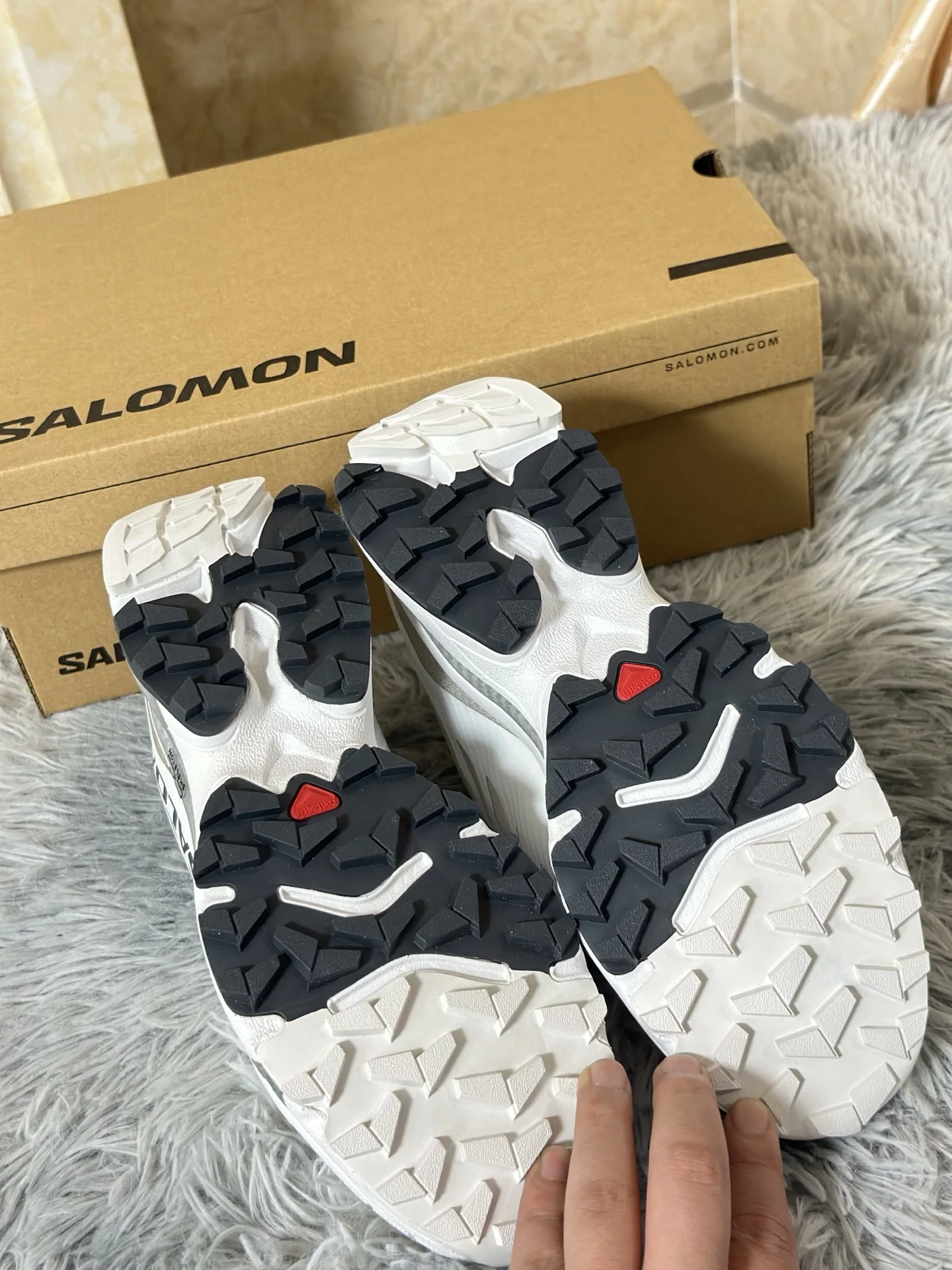 살로몬 XT-4 OG 스니커즈 상세 이미지 9