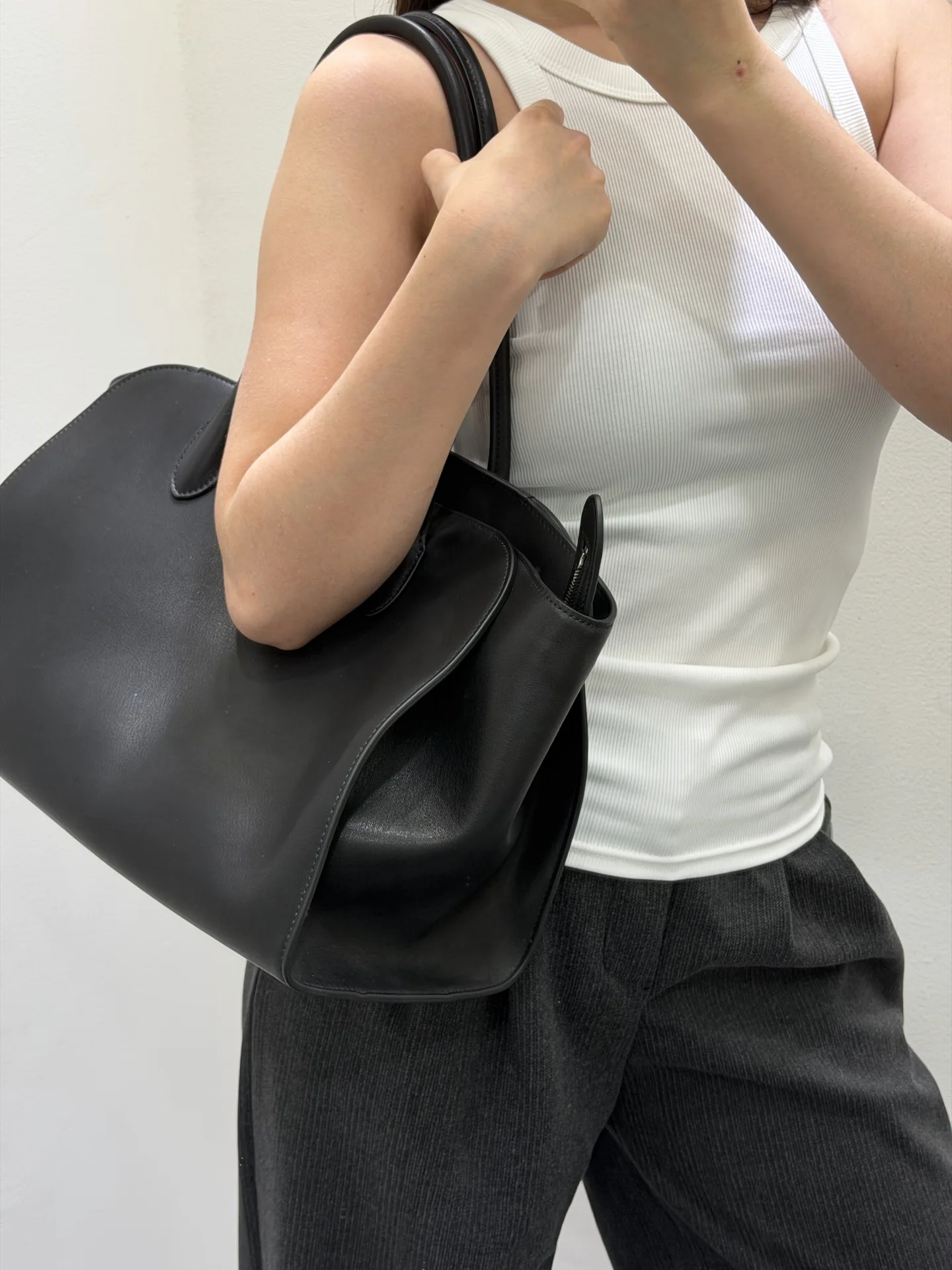 더로우 가방 상세 이미지 4
