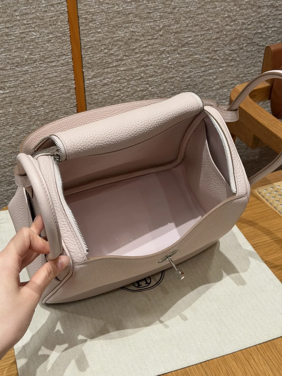 에르메스 린디 26 가방 상세 이미지 6