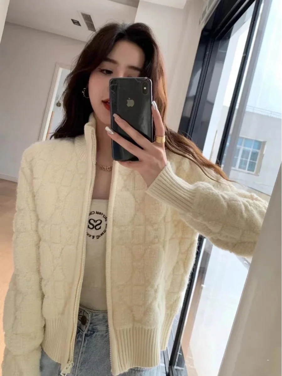 디올 자수 벌 레터 패턴 여성 가디건 상세 이미지 2