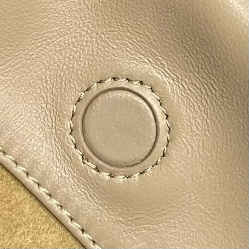 로에베 플라멩코 램스킨 드로스트링 숄더백 상세 이미지 8