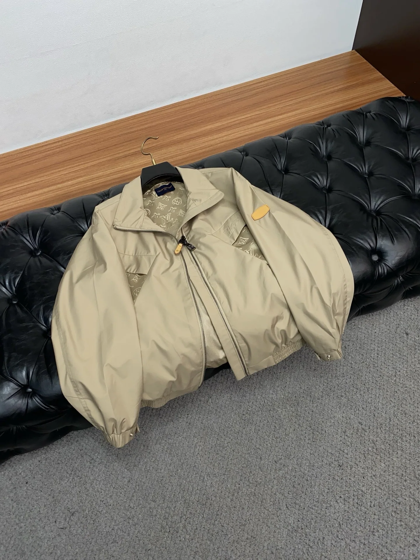 루이비통 남성 슬림핏 지퍼 캐주얼 재킷 P370 상세 이미지 6