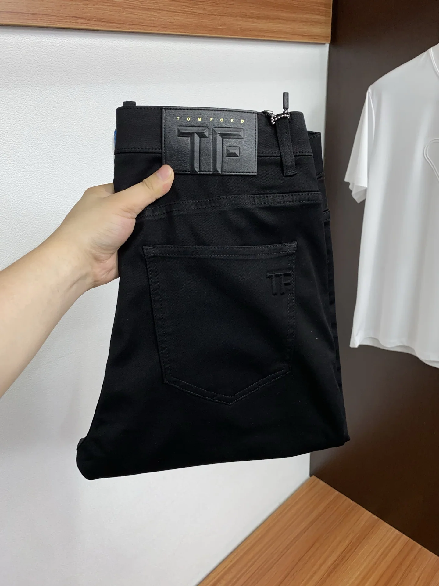 톰포드 남성 스트레치 데님 바지 상세 이미지 1