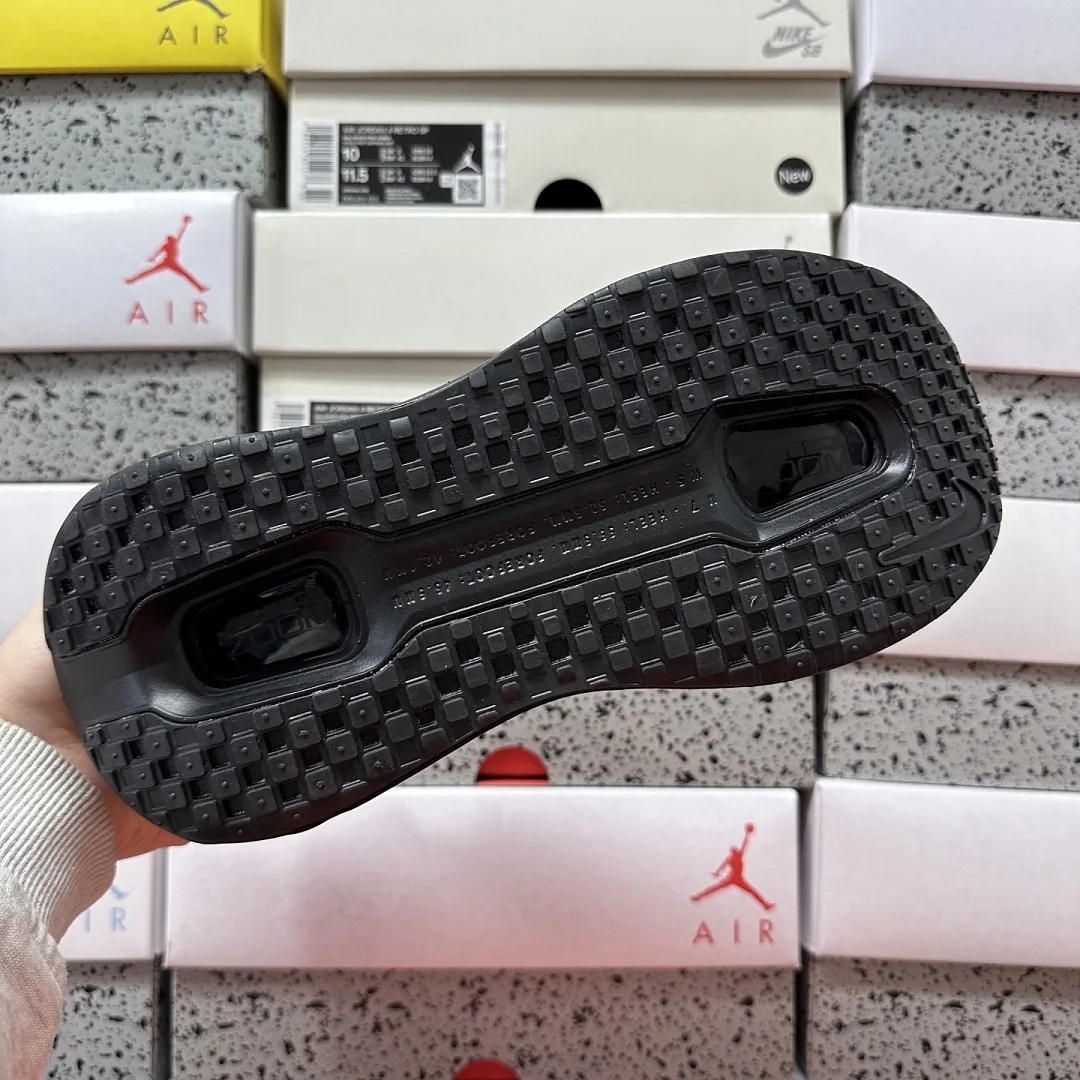 나이키 [5A] 보메로 프리미엄 SP IQ0627-001 201610 Nike Vomero Premium SP Black Mini Chrome 상세 이미지 9