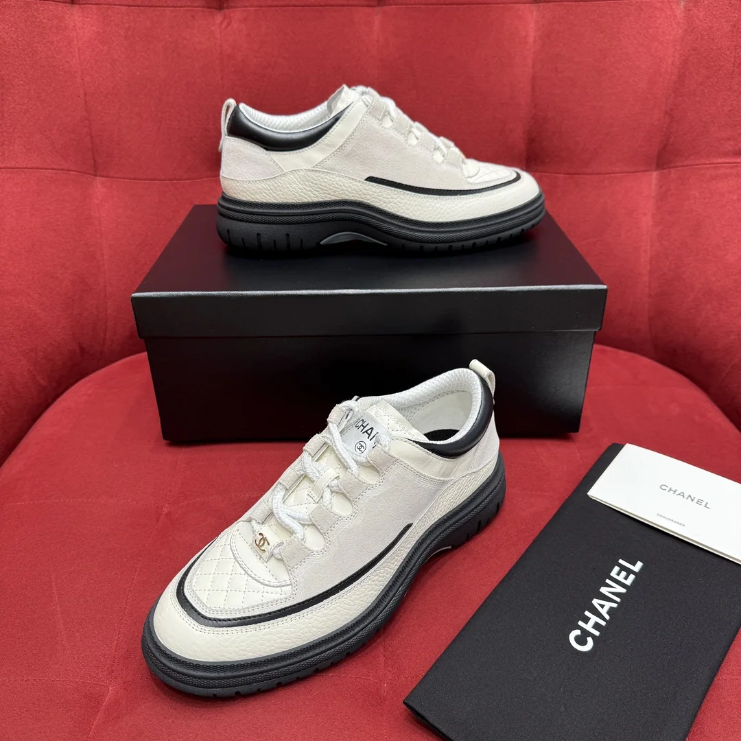 샤넬 25FW 스웨이드 스니커즈 CC로고 운동화 투톤 카프스킨 블랙 화이트 142351