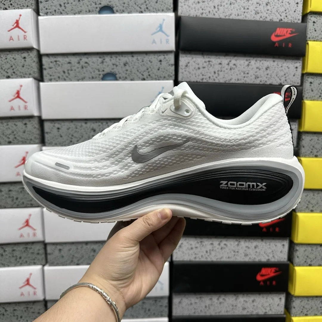 나이키 [XY] 보메로 플러스 II7181-102 201718 Nike Vomero Plus White Black Cool Grey 상세 이미지 5