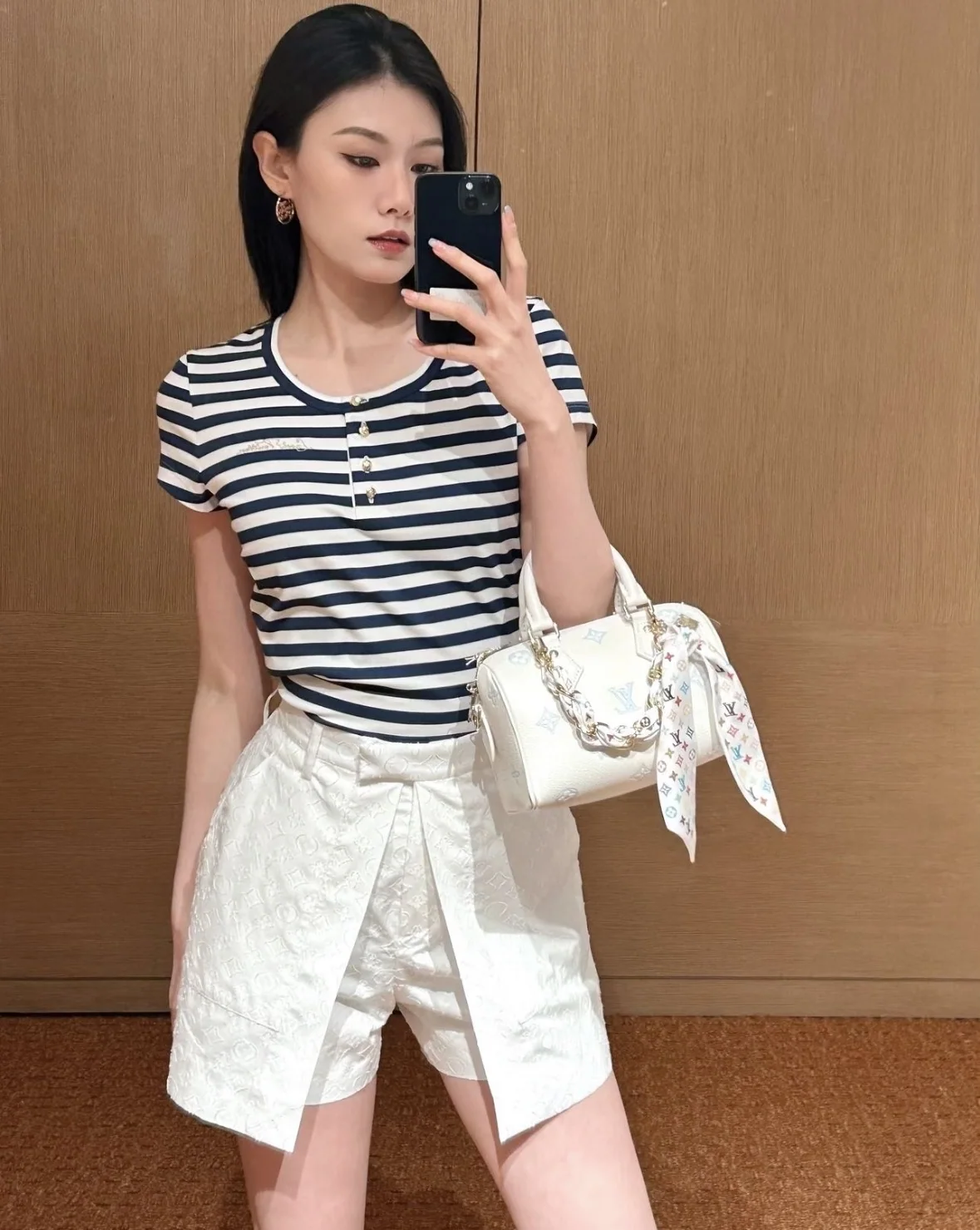 루이비통 블루 화이트 스트라이프 헨리카라 반팔 티셔츠 상세 이미지 9
