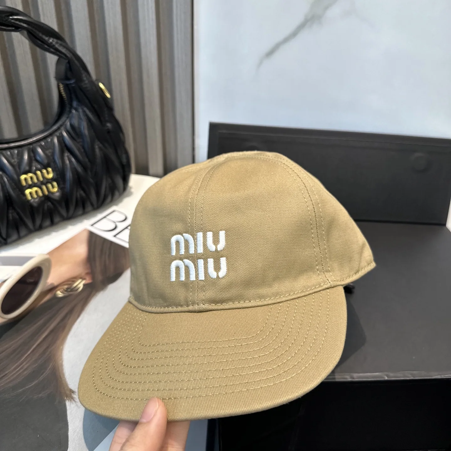 미우미우 모자 81112 Miu Miu Cap 상세 이미지 2