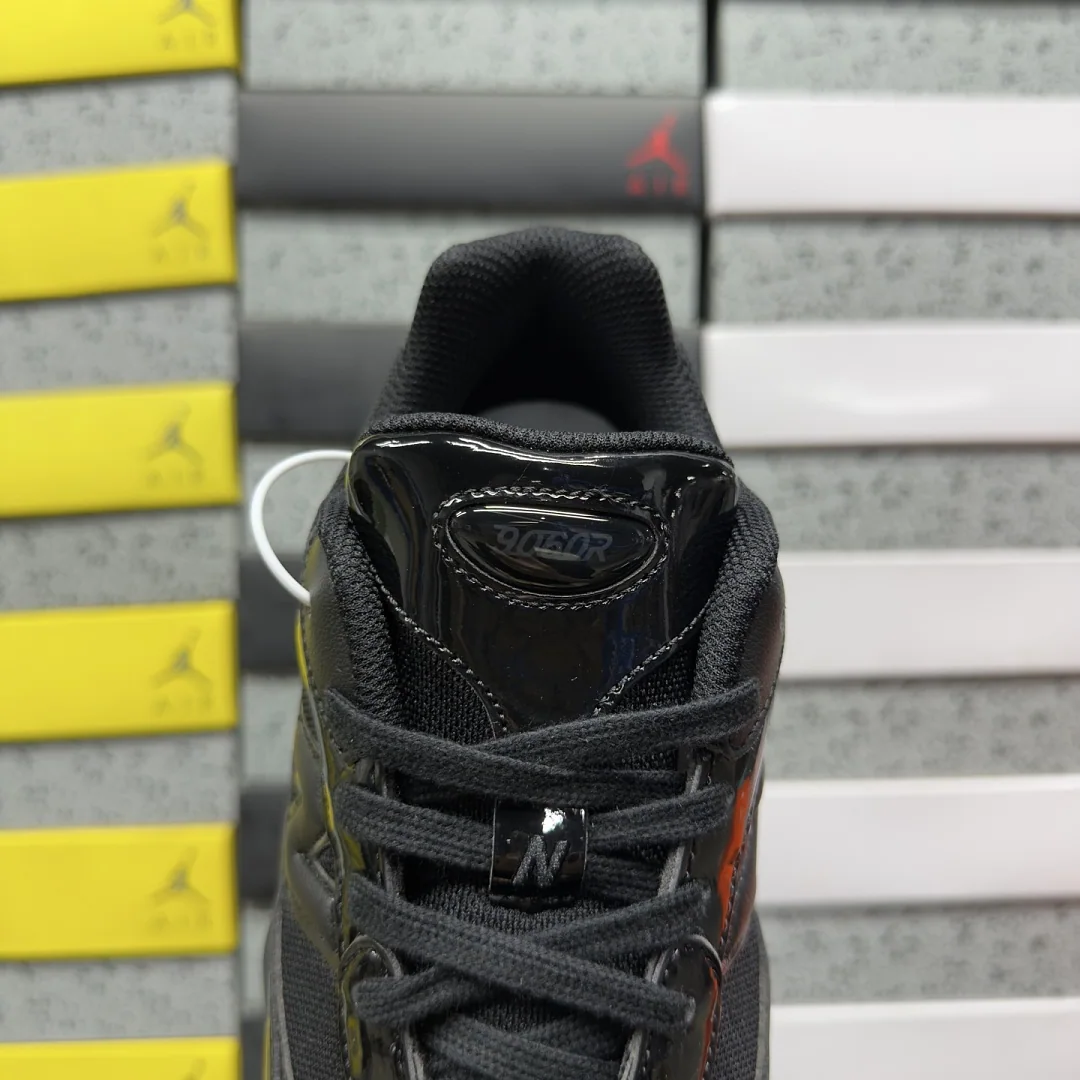 뉴발란스 [C] 9060 9060R U90603BQ 202258 New Balance 9060 9060R Black 상세 이미지 4