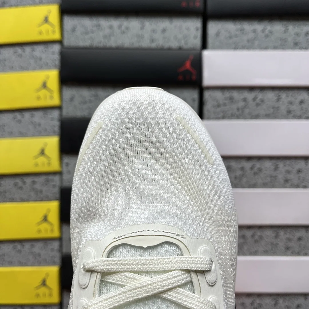 나이키 [CG] 보메로 프리미엄 IQ4035-100 201984 Nike Vomero Premium Sail Coconut Milk 상세 이미지 2
