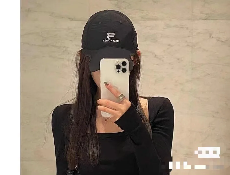 발렌시아가 컷팅 챙 베이스볼 모자 상세 이미지 1