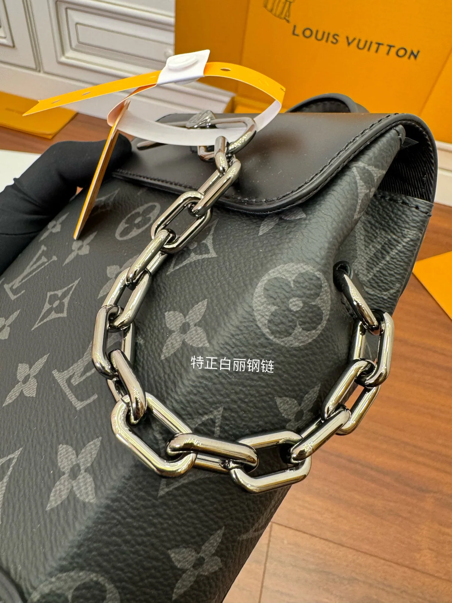 루이비통 M82774 가죽 가방 상세 이미지 2