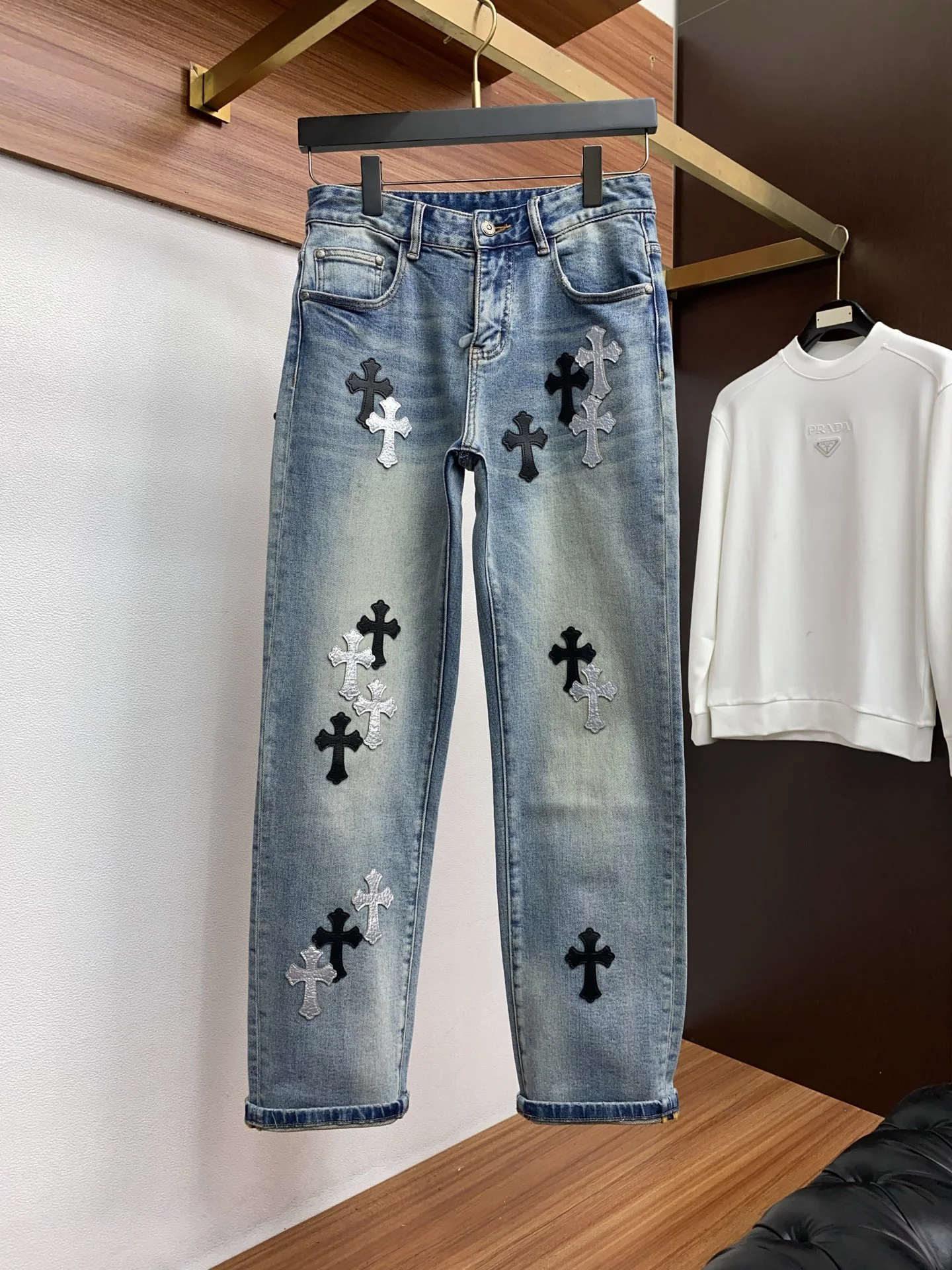 크롬하츠 슬림핏 디스트레스드 데님 바지 상세 이미지 2