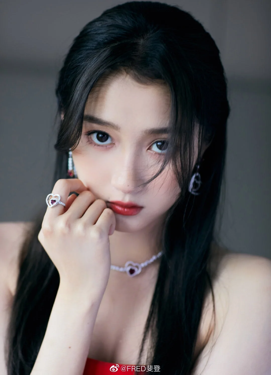 프레드 LOVE 하트 비대칭 은 귀걸이 상세 이미지 4