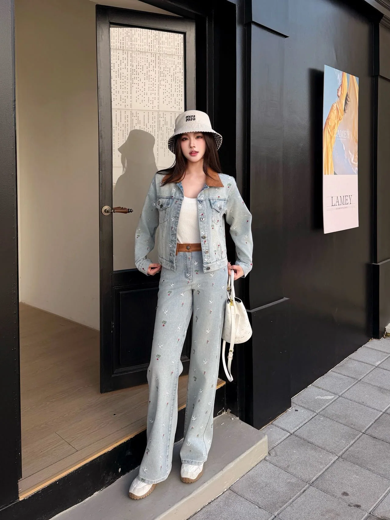 디올 데미지 가공 워시드 데님 여성 바지 상세 이미지 1
