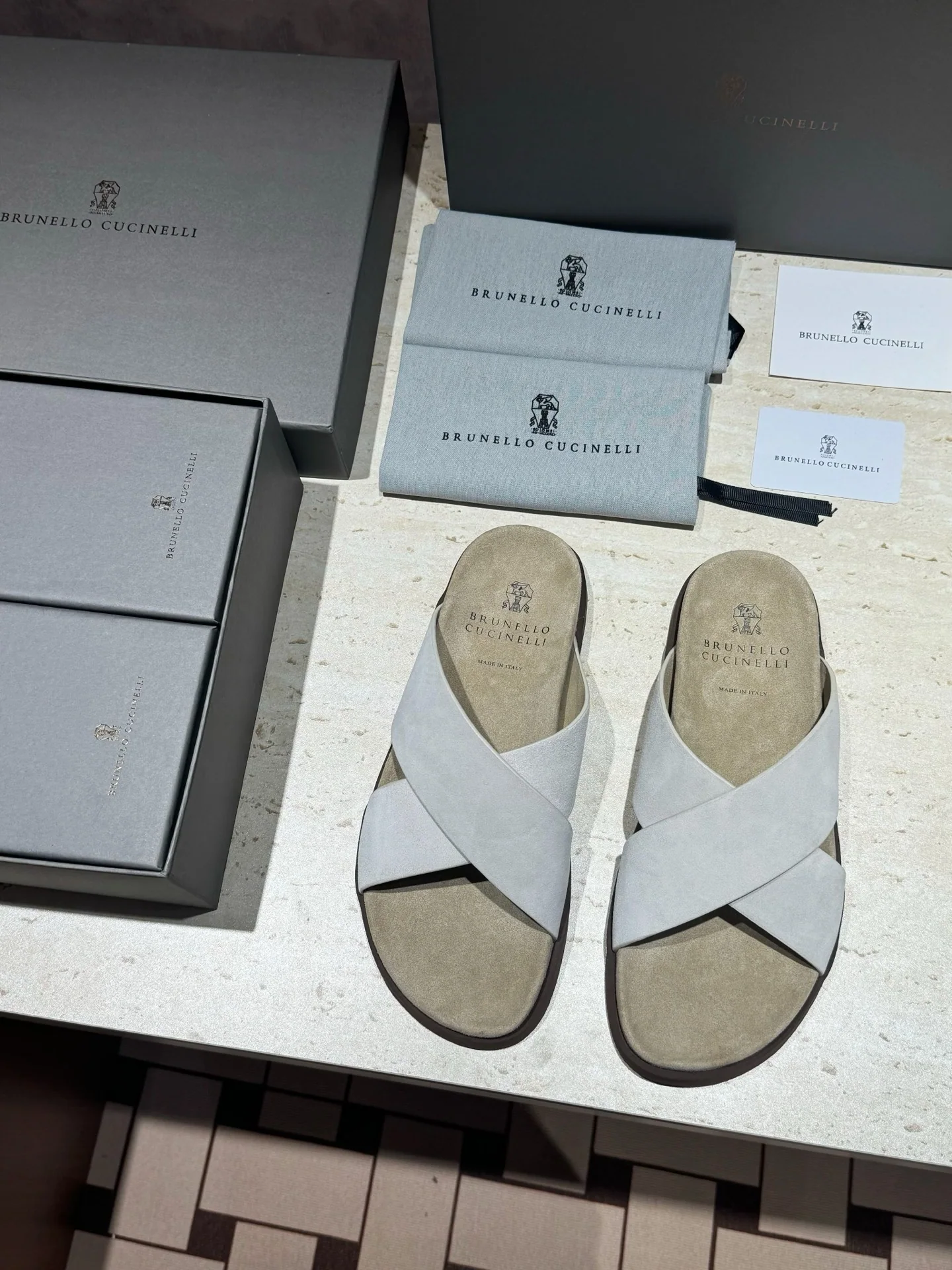 브루넬로쿠치넬리 스웨이드 비치 샌들 상세 이미지 5