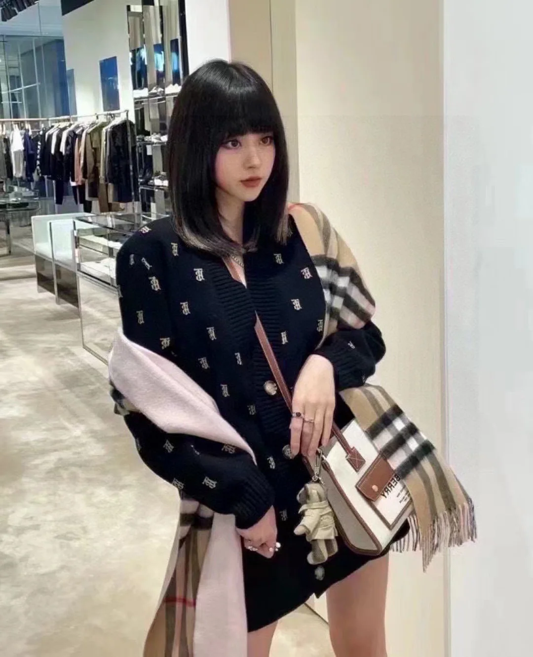 버버리 가방 상세 이미지 7