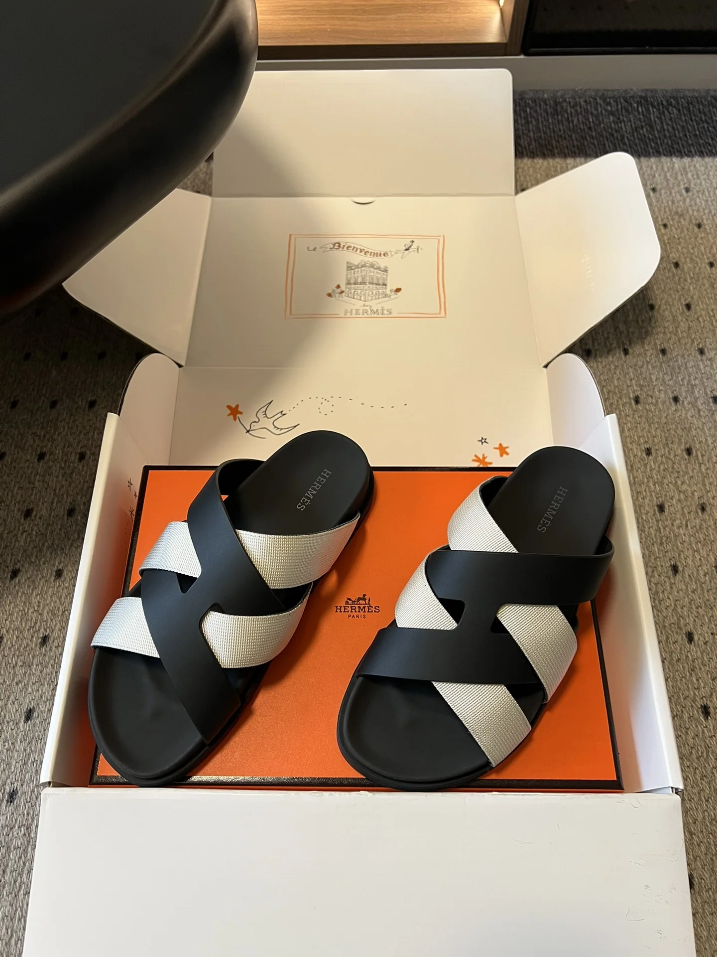 에르메스 어리 크로스 스트랩 샌들 상세 이미지 2