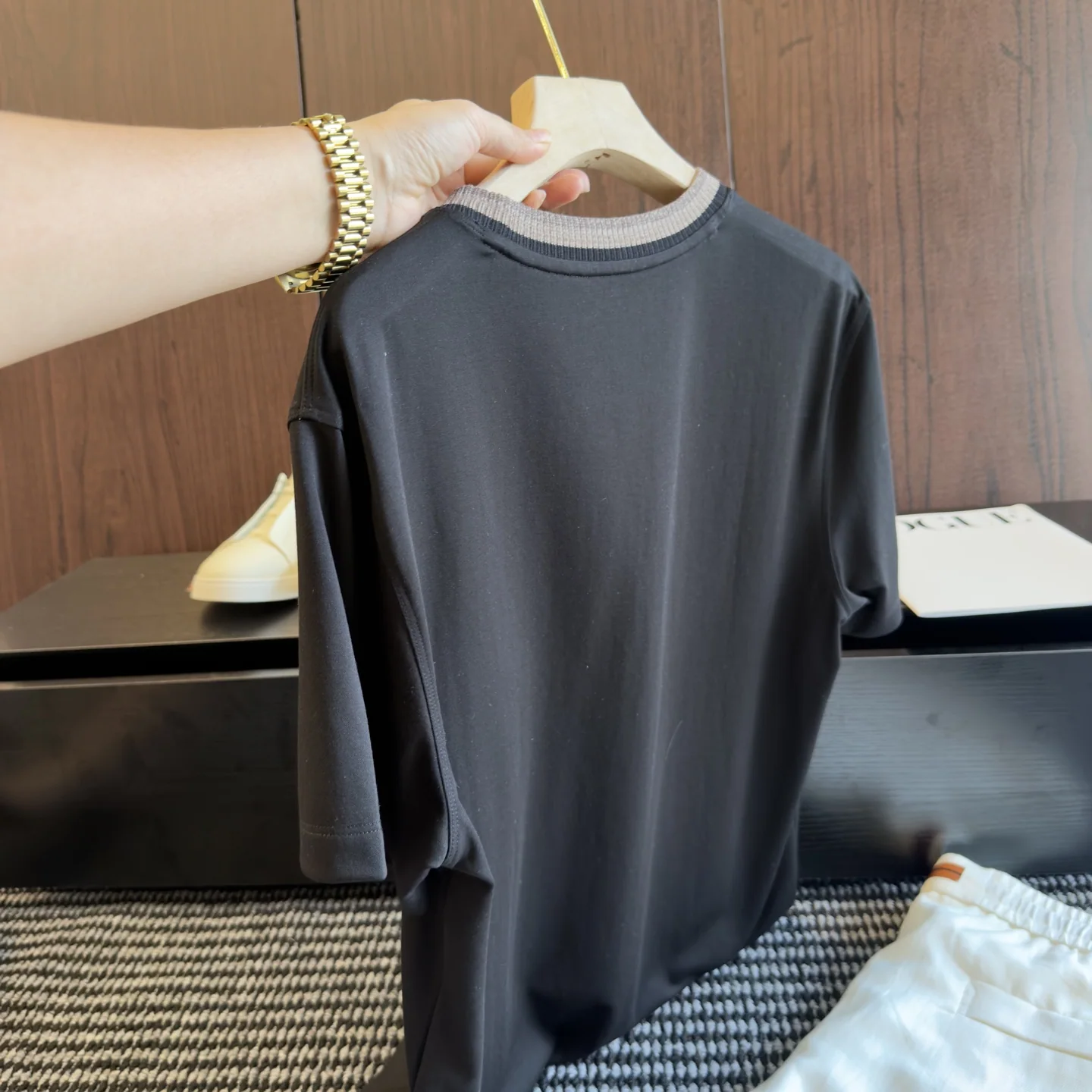 로로피아나 리브 카라 블랙라벨 남성 반팔 티셔츠 상세 이미지 6