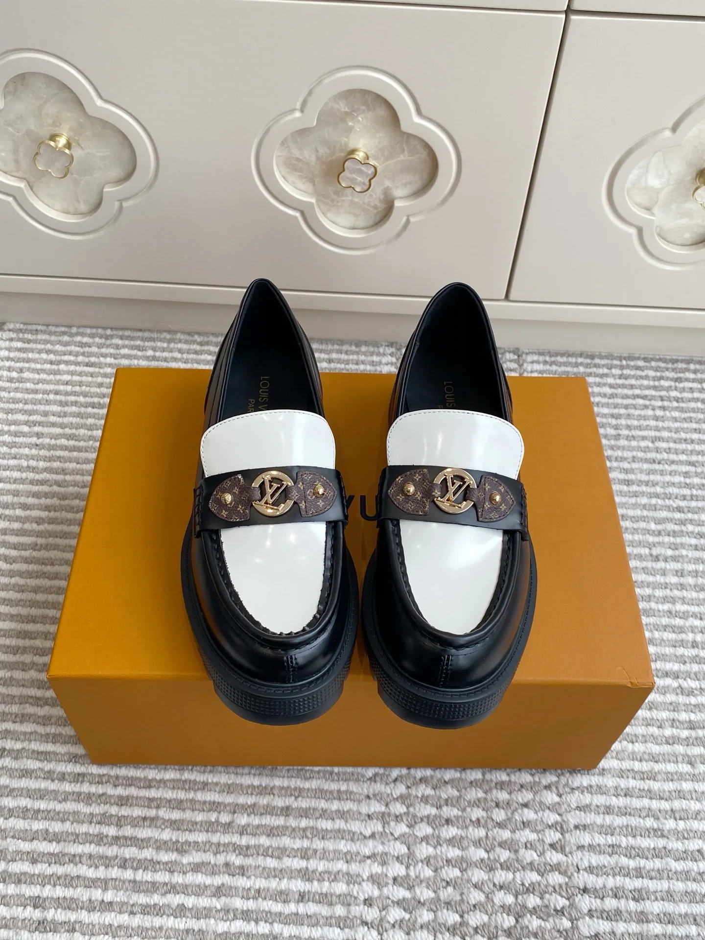 루이비통 신발 151557 Louis Vuitton Loafers