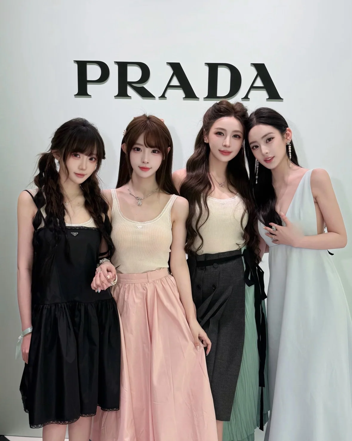 프라다 레이스 트림 나일론 여성 원피스 상세 이미지 9