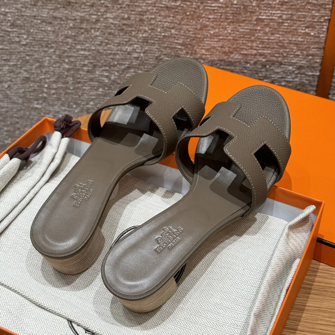 에르메스 오아시스 샌들 코끼리회색 가죽 하이힐 상세 이미지 2