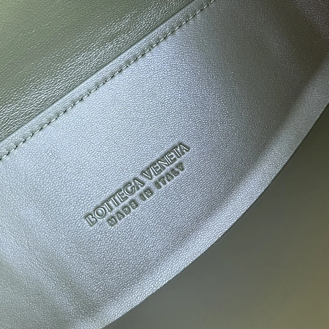 보테가베네타 뉴 오스트리치 레더 가방 805231 5481 상세 이미지 9