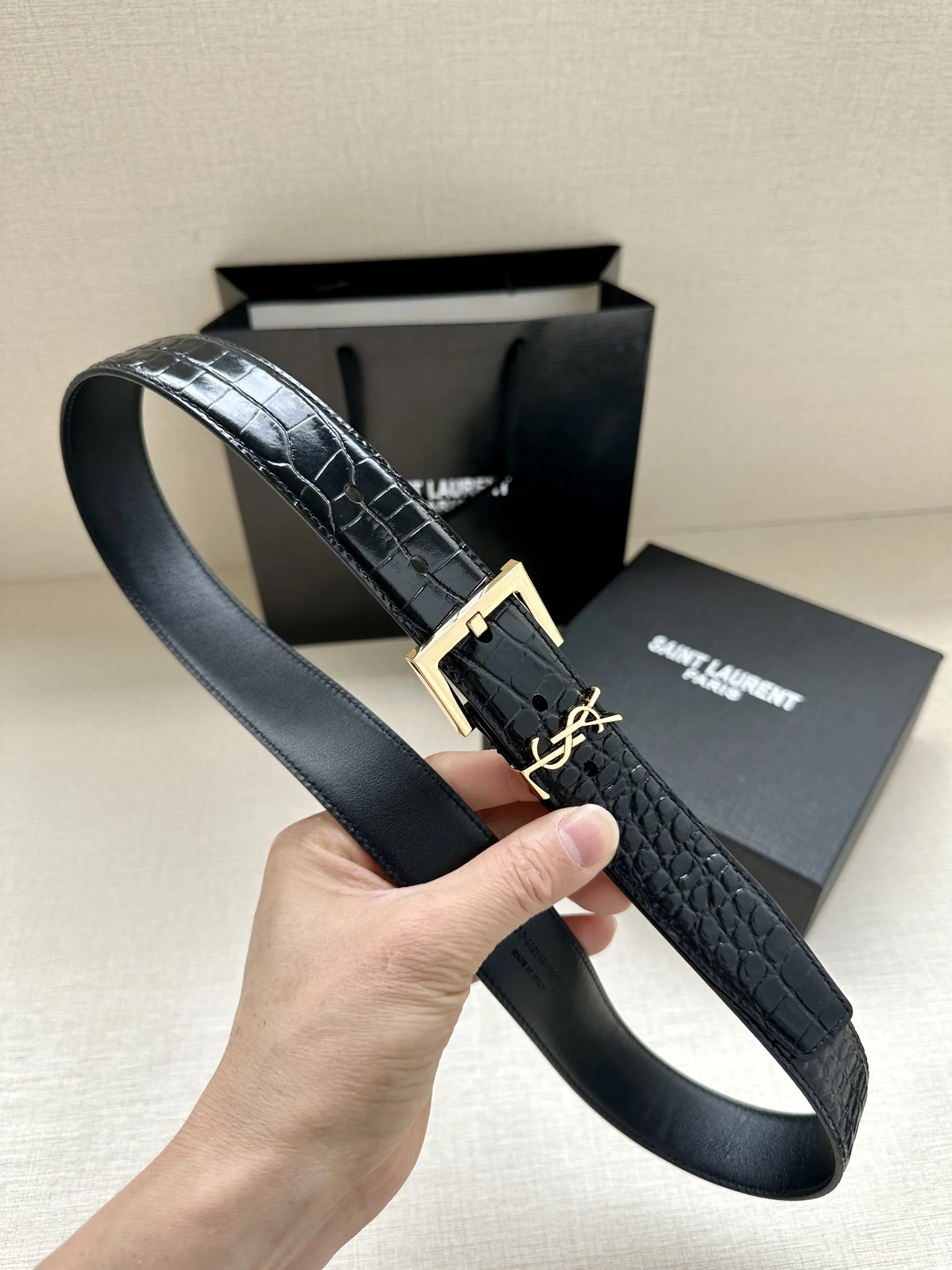 생로랑 YSL 모노그램 악어무늬 가죽 스퀘어 버클 벨트 상세 이미지 3