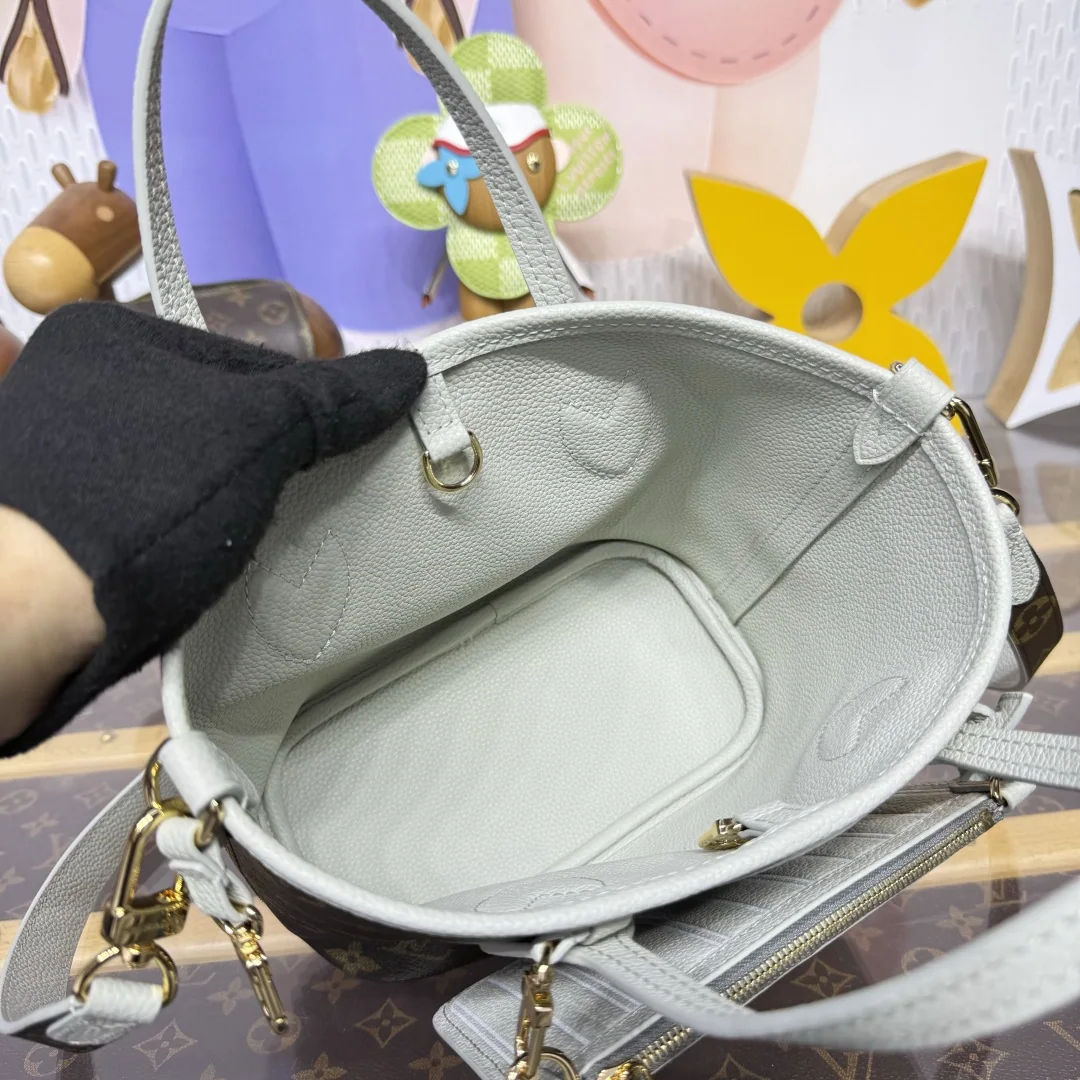 루이비통 네버풀 밴들리에 인사이드아웃 BB 가방 M25656 상세 이미지 3