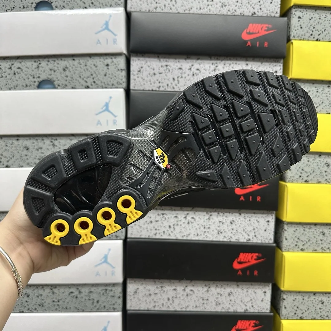 나이키 [DF] 에어 맥스 플러스 OG HV8066-002 201691 Nike Air Max Plus OG Black Reflective 상세 이미지 8