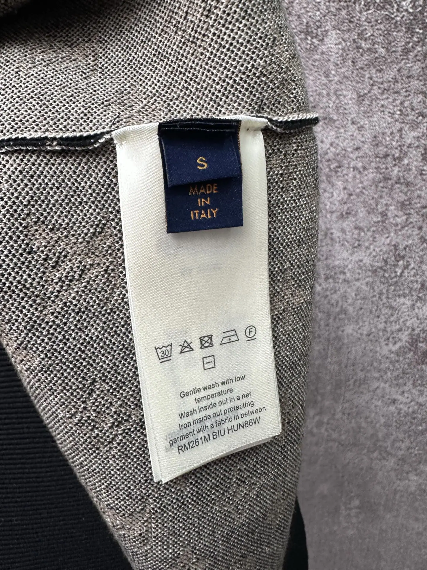 루이비통 로고 모노그램 오버핏 워싱 남성 맨투맨 레플리카 46297 Louis Vuitton 상세 이미지 10