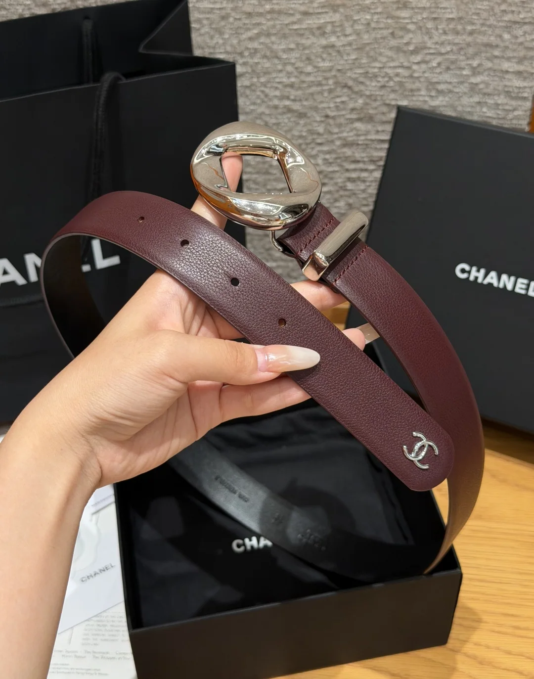 샤넬 가죽 원형 핀 더블 C 로고 벨트 상세 이미지 4