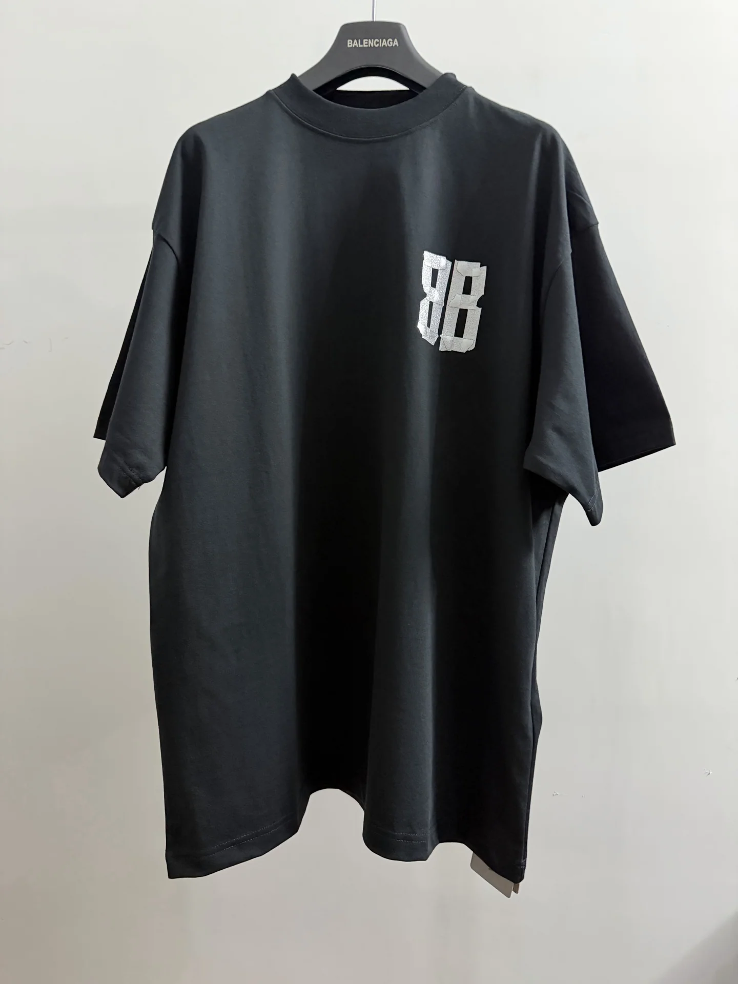 발렌시아가 뉴 BB 실버 테이프 남성 반팔 티셔츠 26FW