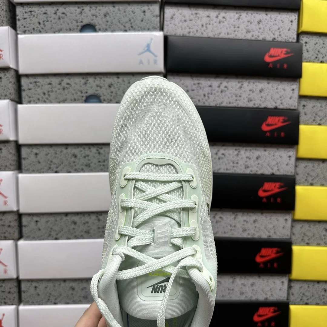 나이키 [M] 보메로 프리미엄 HQ2050-300 201657 Nike Vomero Premium Barely Volt 상세 이미지 9
