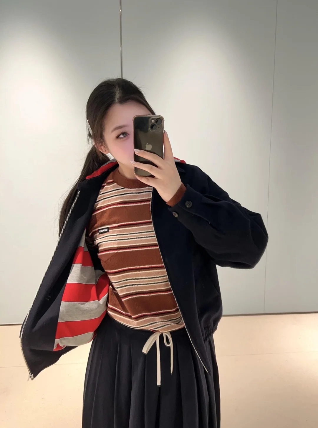 미우미우 네이비 후드 지퍼업 자켓 상세 이미지 2