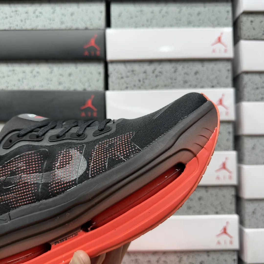 나이키 [5A] 보메로 프리미엄 HQ2050-002 201784 Nike Vomero Premium Black Bright Crimson 상세 이미지 9