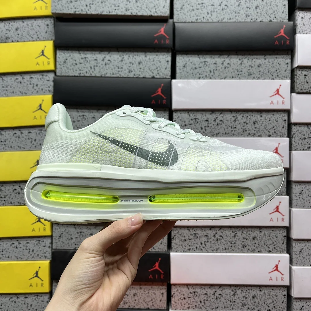 나이키 [CG] 보메로 프리미엄 HQ2050-300 201978 Nike Vomero Premium Barely Volt 상세 이미지 2